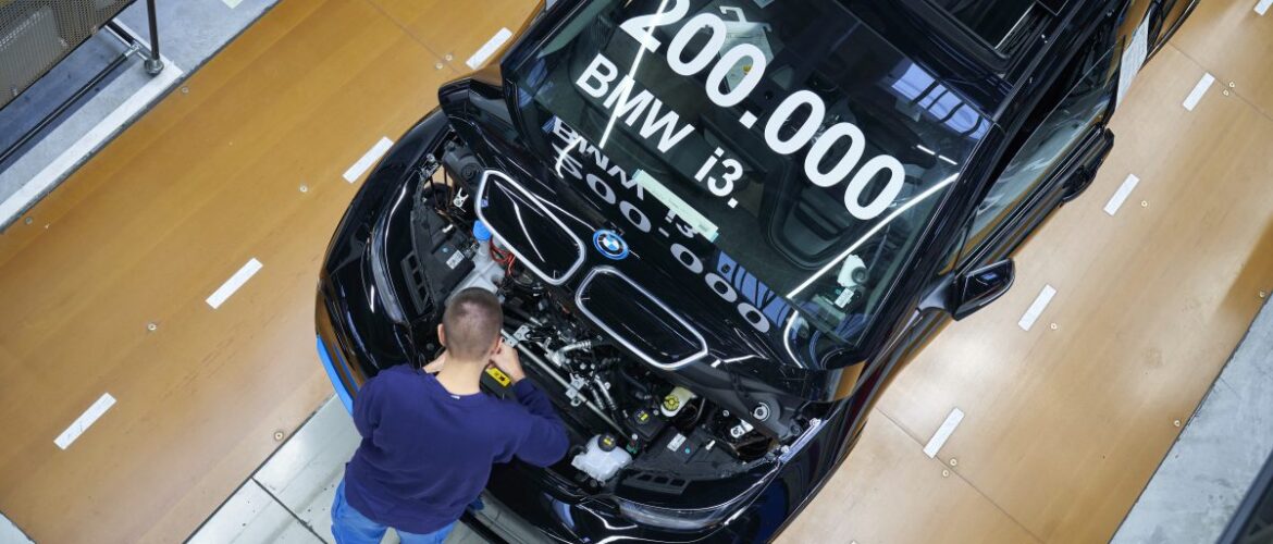El BMW i3, pionero en innovación y sostenibilidad, llega a las 200.000 unidades producidas.