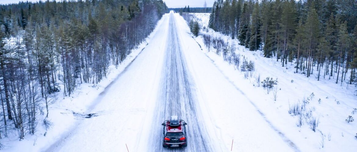“Paseo en trineo» impulsado por 306CV: cruzando Laponia en el MINI John Cooper Works Clubman.