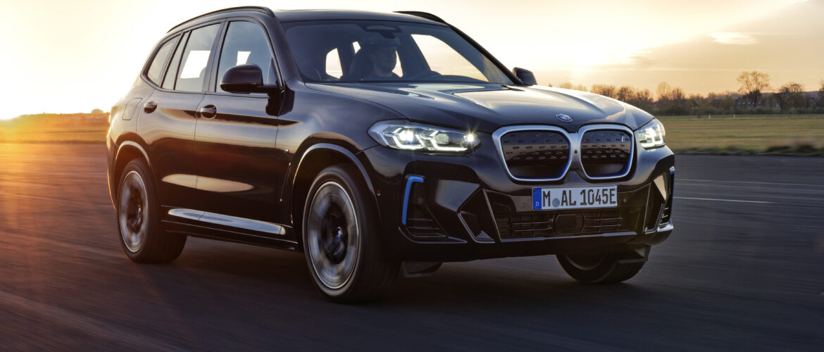 El BMW iX3: Un cambio en el mundo de los SUV eléctricos. El cambio que necesitas